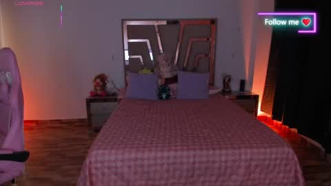 LUNA ROSE online show from April 20, 4:37 am