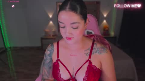 LUNA ROSE online show from November 27, 4:42 am