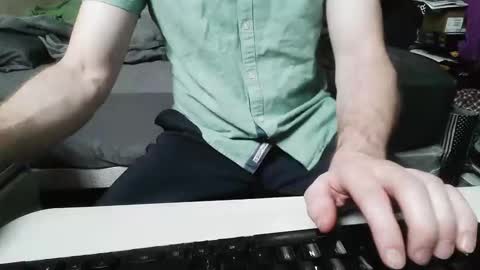 lurkin4alivin online show from October 15, 6:27 am