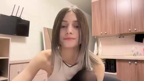 May online show from November 10, 4:21 pm