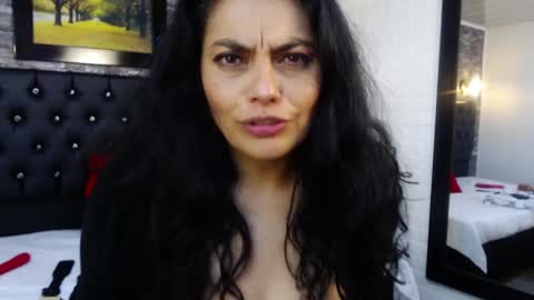 Snapshot of lust_mom chatting on December 1, 4:32 pm Angela 3 online show from December 1, 4:32 pm