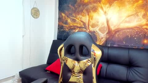 Snapshot of lust_mom chatting on December 2, 4:15 pm Angela 3 online show from December 2, 4:15 pm