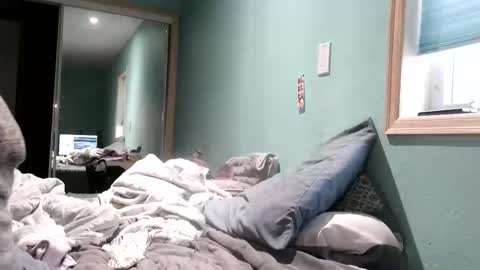  GUY ---  GIRL online show from November 8, 5:05 pm