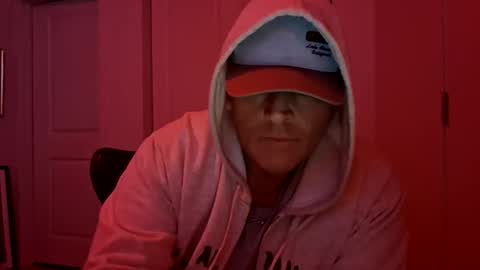 Snapshot of luv2toknstrok chatting on October 27, 10:26 am Luv2tokNstrok online show from October 27, 10:26 am