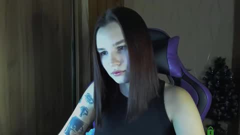 Snapshot of luvmeeow chatting on December 7, 3:09 am Ann online show from December 7, 3:09 am