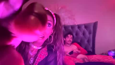 luvvlee online show from September 10, 8:37 am