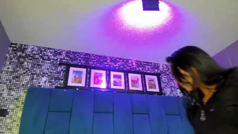 lux_bitchx online show from April 1, 9:23 pm