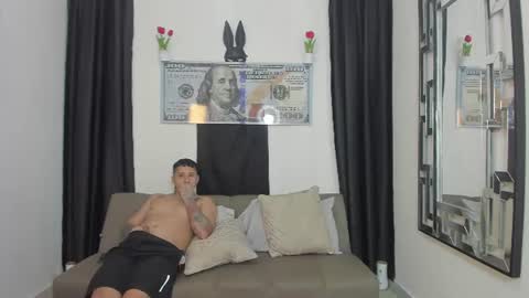 lux_obsesion online show from August 2, 5:20 am