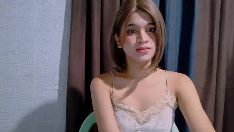 queen lux online show from December 15, 3:02 am