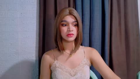 queen lux online show from April 4, 2:02 pm