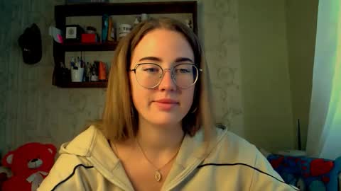 Snapshot of luxie_queen chatting on October 23, 1:45 pm Katie online show from October 23, 1:45 pm