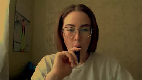 Katie online show from April 3, 11:50 am