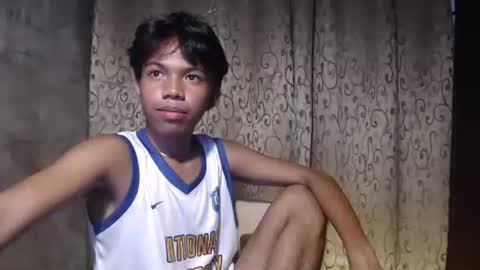 Snapshot of luxirfy_xx chatting on October 14, 7:28 pm luxirfy online show from October 14, 7:28 pm
