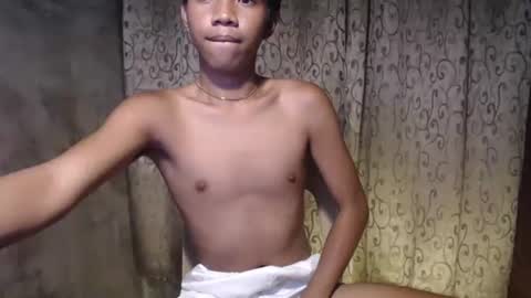 Snapshot of luxirfy_xx chatting on October 15, 7:37 pm luxirfy online show from October 15, 7:37 pm