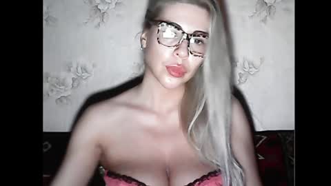 LuxSonyaStar online show from October 8, 10:05 pm