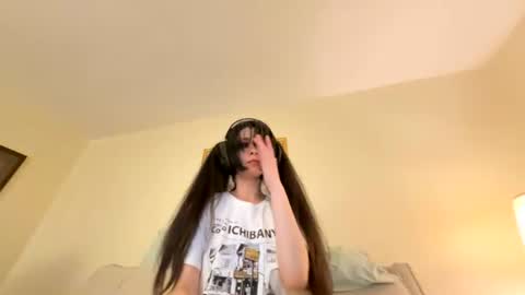 LuxxxTheFox online show from July 28, 4:32 am