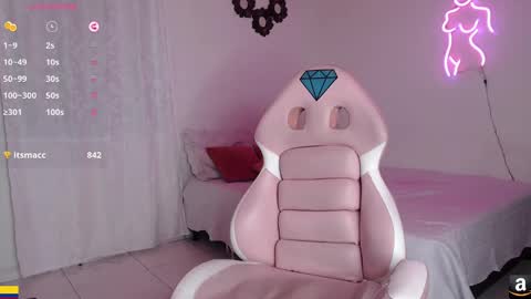 Snapshot of luzesmeraldaw chatting on February 12, 3:49 pm luz  online 9pm hora colombia online show from February 12, 3:49 pm