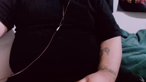 Snapshot of lvcifer_ chatting on January 25, 1:32 am ayoo online show from January 25, 1:32 am