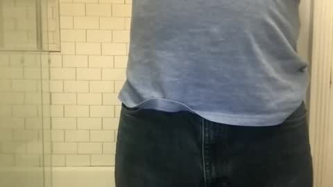 lvguynextdoor440656 online show from March 1, 11:42 pm