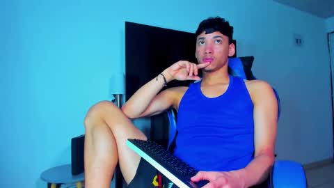 Lyam online show from April 2, 3:25 am