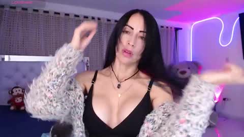 Lyann  online show from October 1, 4:33 am