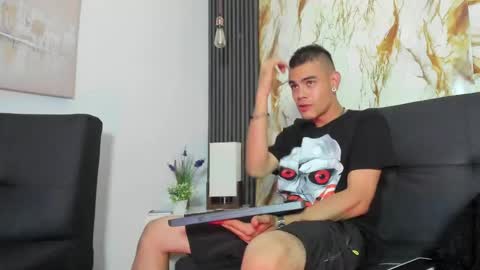 TELL ME LYCAN online show from May 24, 9:43 pm