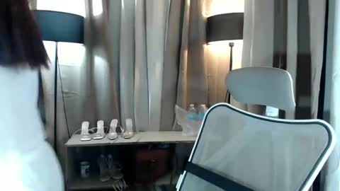 LYKA LOOPS online show from April 19, 6:10 pm