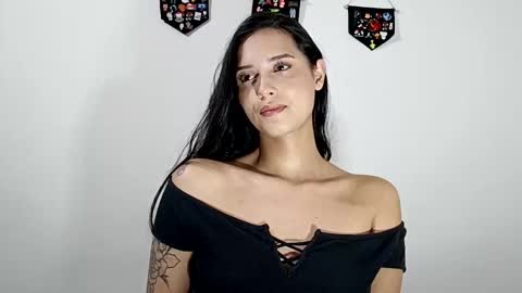 Snapshot of lyla205 chatting on October 28, 4:02 am lyla online show from October 28, 4:02 am