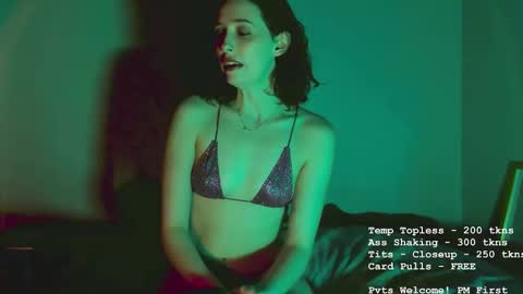 LylacDoll online show from February 5, 1:42 am