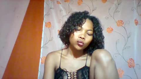 lyndah19 online show from November 25, 12:26 pm