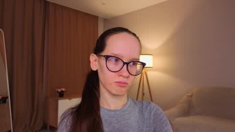 Sara online show from March 17, 4:12 pm