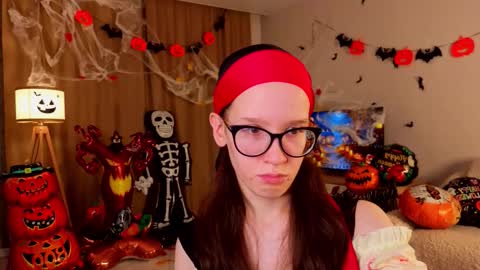 Sara online show from October 29, 4:42 pm