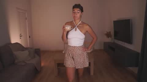  LYNN  online show from October 20, 6:18 am