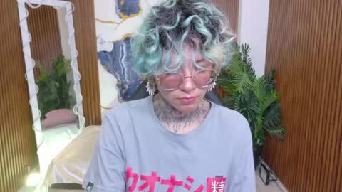 lyra_tay online show from June 4, 7:31 pm