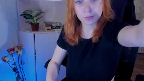 lyssan_xo online show from November 1, 5:56 pm