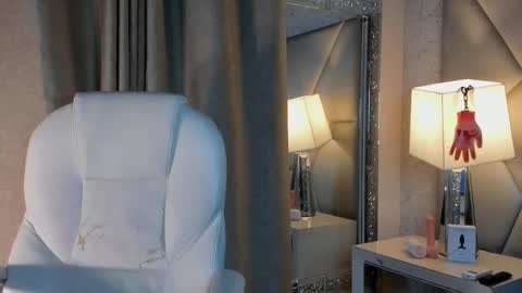 Snapshot of maatt_de_luca chatting on October 29, 7:58 pm Matt De Luca online show from October 29, 7:58 pm