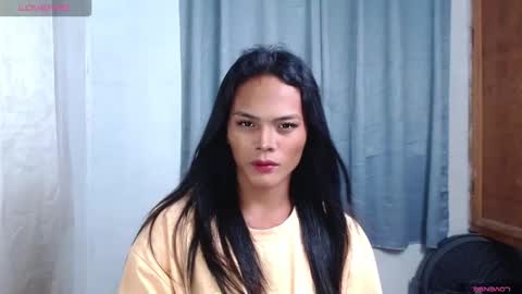 Divina online show from May 7, 1:18 pm