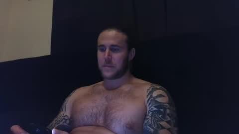 Snapshot of mac_drew chatting on February 1, 7:15 am mac_drew online show from February 1, 7:15 am