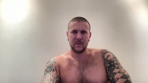 Snapshot of mac_drew chatting on October 26, 3:01 pm mac_drew online show from October 26, 3:01 pm