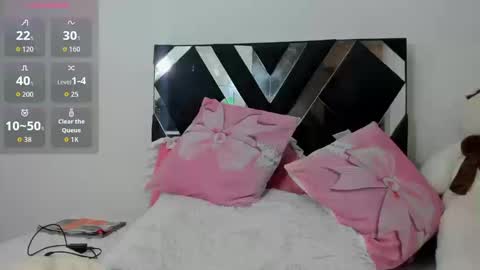 macarenaawills online show from September 11, 4:30 pm