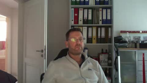 Snapshot of macfly67 chatting on December 27, 2:22 pm macfly67 online show from December 27, 2:22 pm