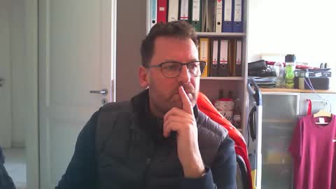 Snapshot of macfly67 chatting on January 13, 10:14 am macfly67 online show from January 13, 10:14 am