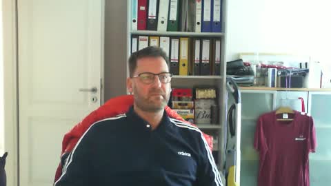 Snapshot of macfly67 chatting on March 2, 2:00 pm macfly67 online show from March 2, 2:00 pm