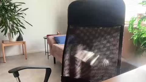 machine_15_ online show from April 8, 2:09 pm