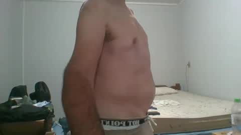 MACHOLIVRE online show from February 17, 2:42 am