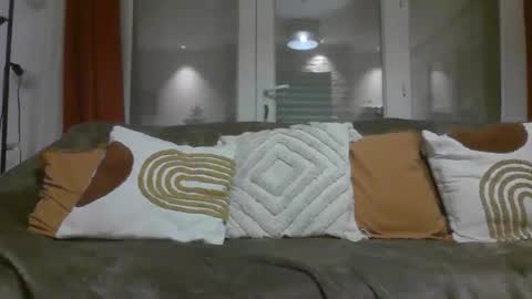 macossa13 online show from December 15, 7:15 am