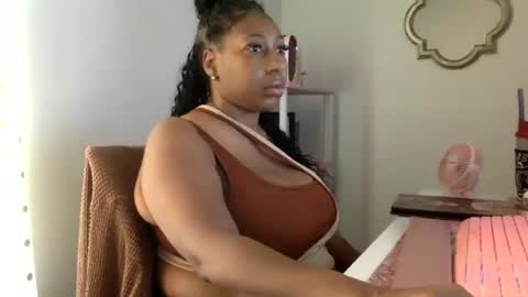 madam_glam online show from July 22, 5:59 pm