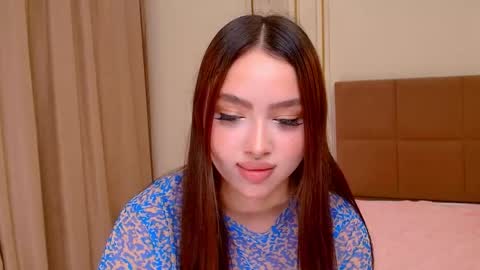Madelaine online show from May 20, 8:15 pm