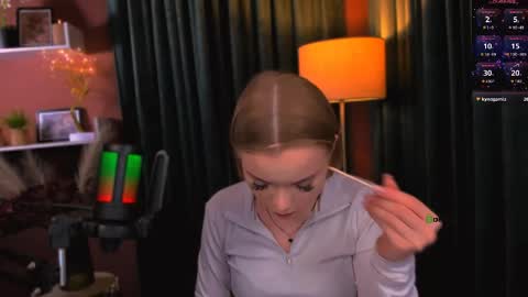 maddy moah online show from April 23, 5:15 am