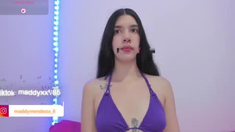 Maddy online show from April 4, 3:52 pm